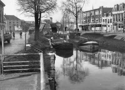 44127 Gezicht op de Stadsbuitengracht te Utrecht langs de Van Asch van Wijckskade (links) en de Bemuurde Weerd O.Z. ...